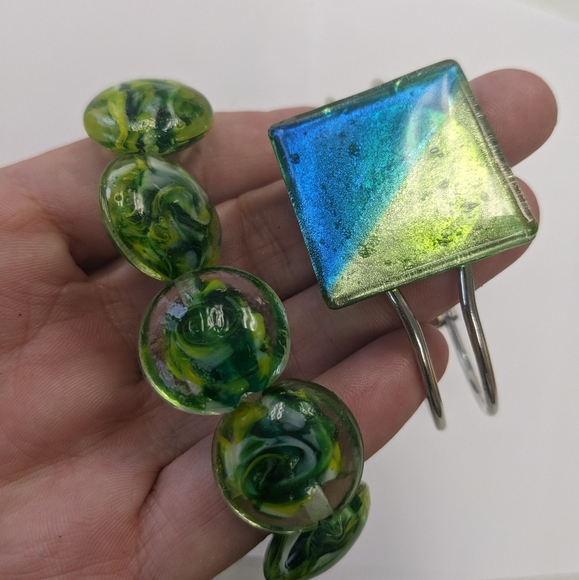 2 VTG GLASS BEAD BRACELETS - Picture 10 of 12